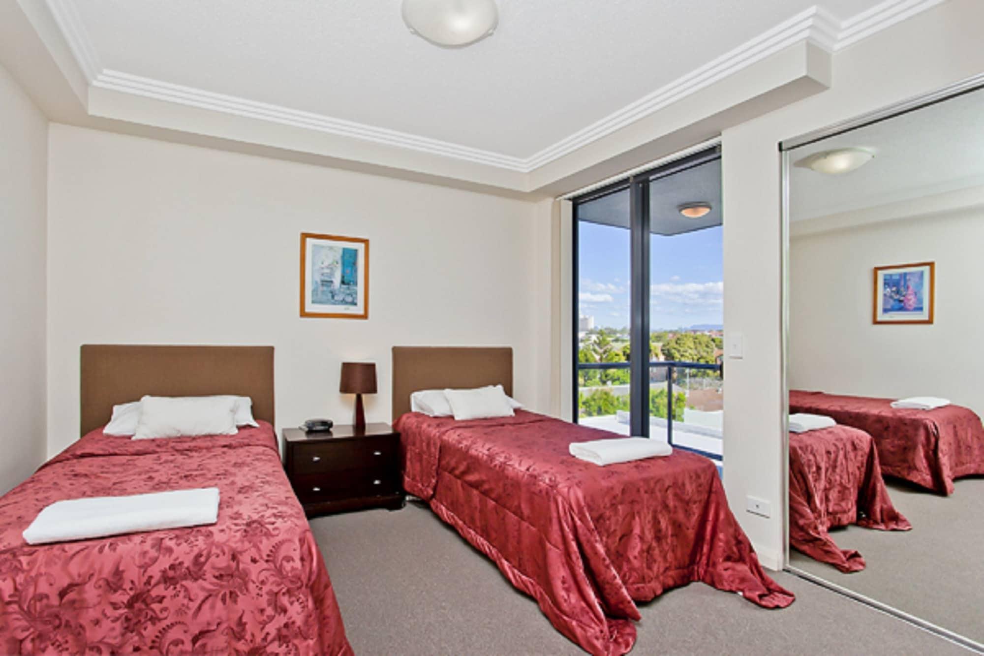 Aqualine Apartments On The Broadwater Gold Coast Exterior photo