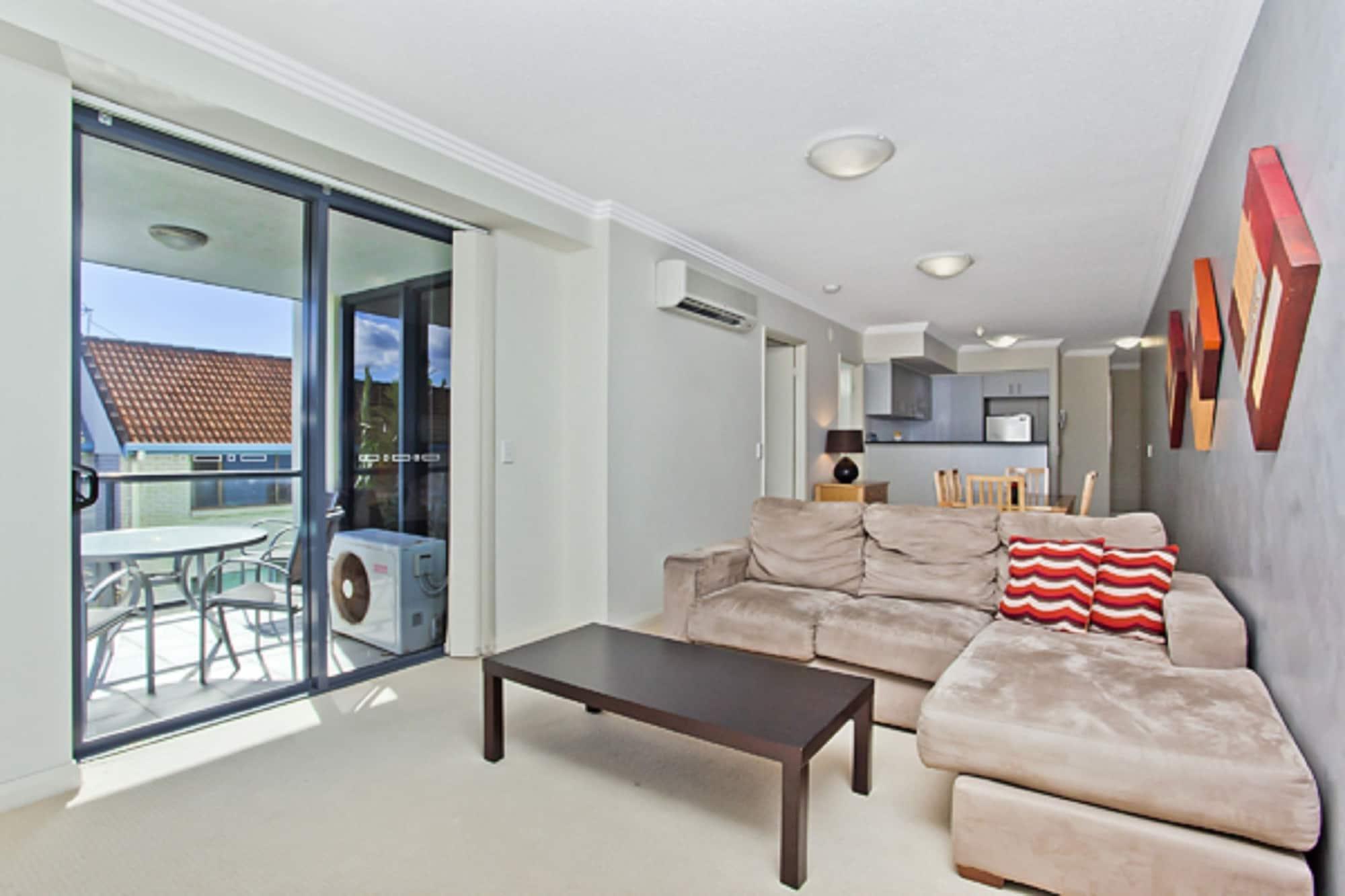 Aqualine Apartments On The Broadwater Gold Coast Exterior photo