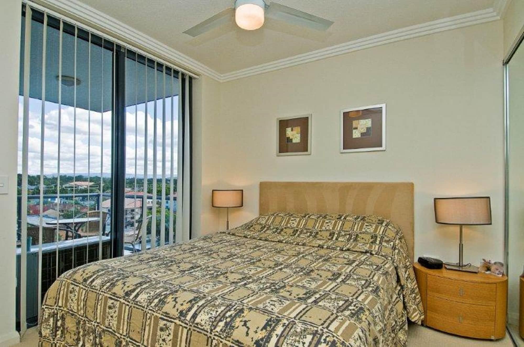 Aqualine Apartments On The Broadwater Gold Coast Exterior photo