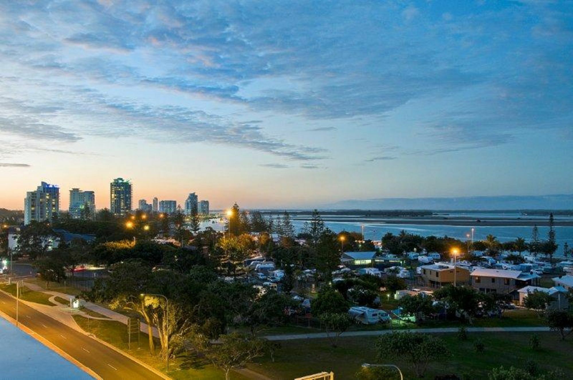 Aqualine Apartments On The Broadwater Gold Coast Exterior photo